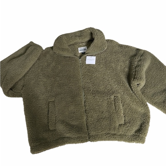American Eagle Outfitters Sweaters - American Eagle Fleece Zip Up